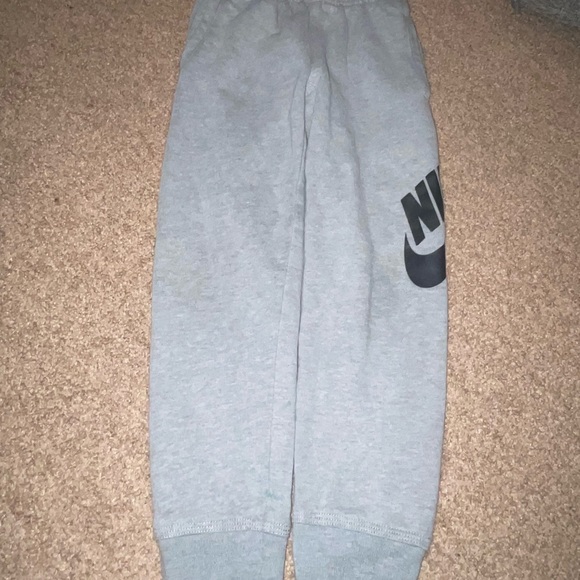 Nike Other - Boys size 6 Nike sweatpants with pockets